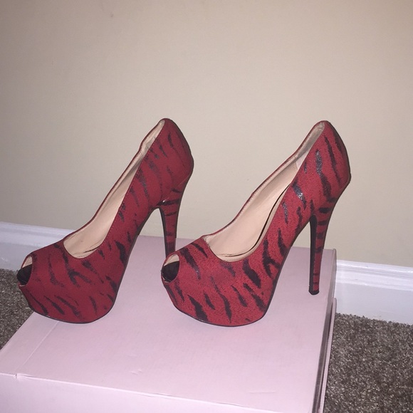 Heels - Picture 2 of 2